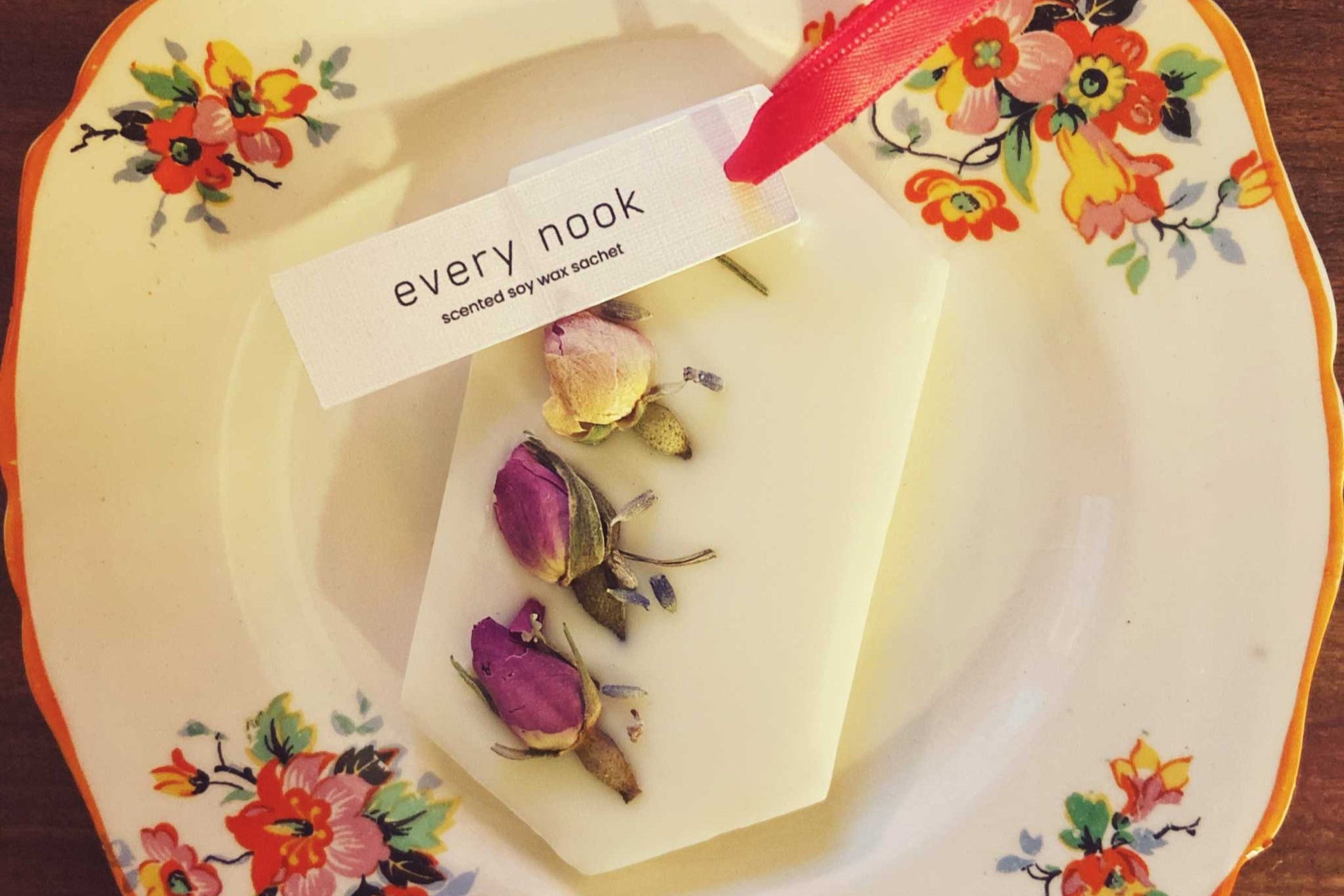 Spring wax sachet/ Violet + Tea Rose