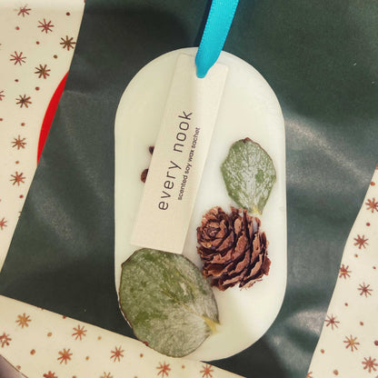 Festive wax sachet